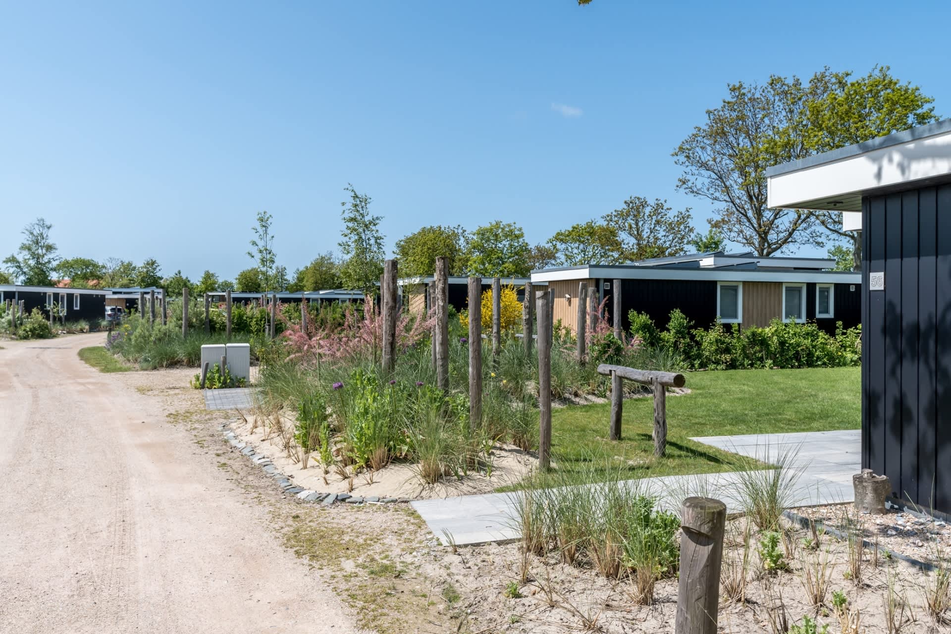 Wandelpad door vakantiepark Schouwenduin